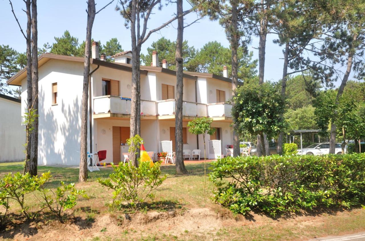 Villaggio Delfino Bibione Bagian luar foto