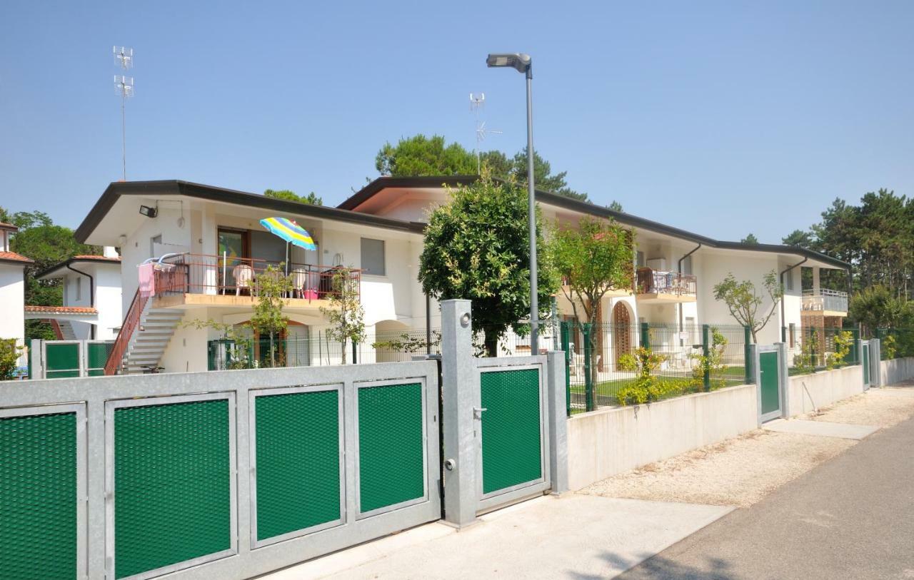 Villaggio Delfino Bibione Bagian luar foto