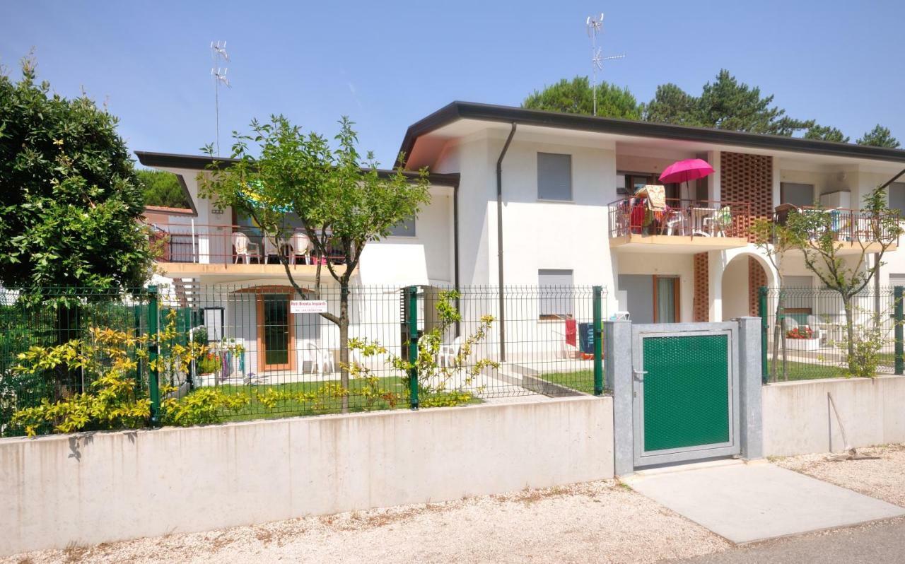 Villaggio Delfino Bibione Bagian luar foto